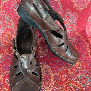 Clarks  Leather Women 9.5M Brown Adjustable Strap  Sandal